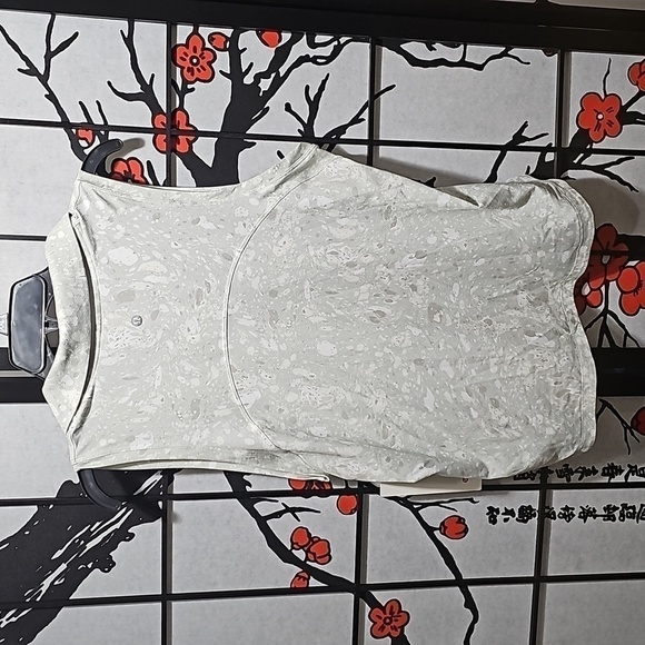 Lululemon Quick Drying Sleeveless Tennis Polo Shirt Size 12 New - Picture 9 of 10